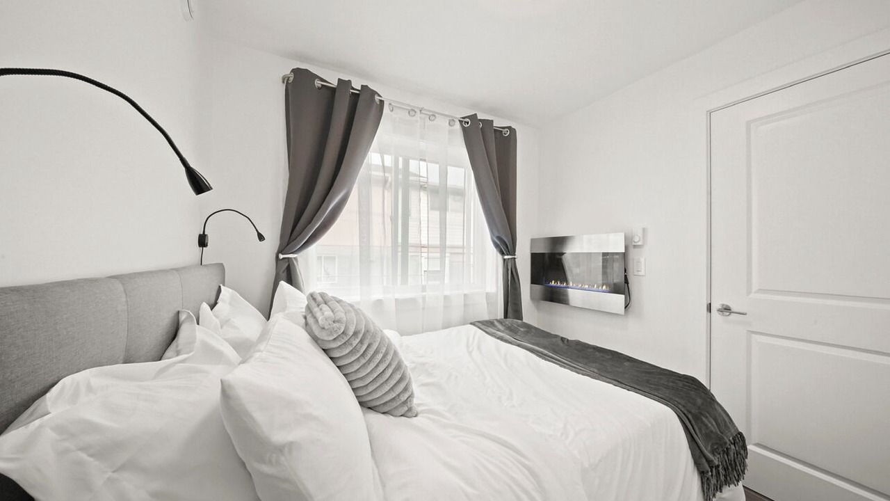 Photo of Bedroom in Renfrew-Collingwood