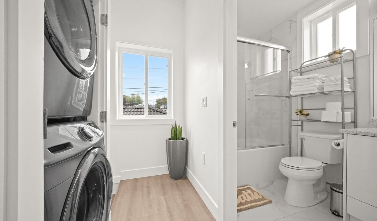Photo of Bathroom in Renfrew-Collingwood