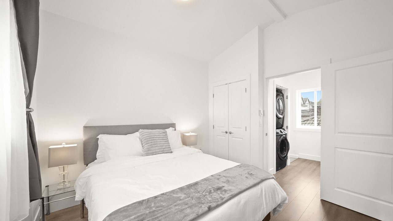 Photo of Bedroom in Renfrew-Collingwood