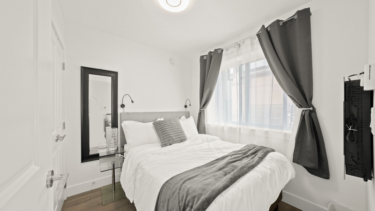 Photo of Bedroom in Renfrew-Collingwood