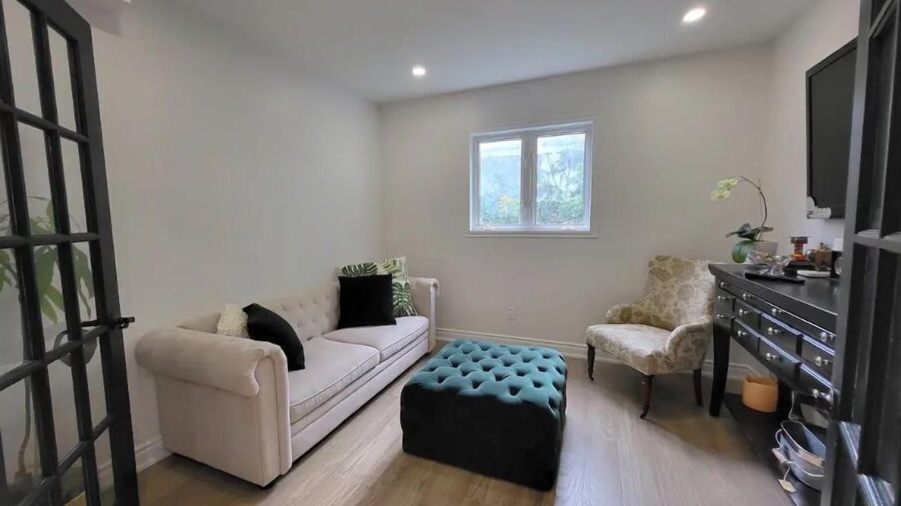 Photo of Livingroom in Alcona
