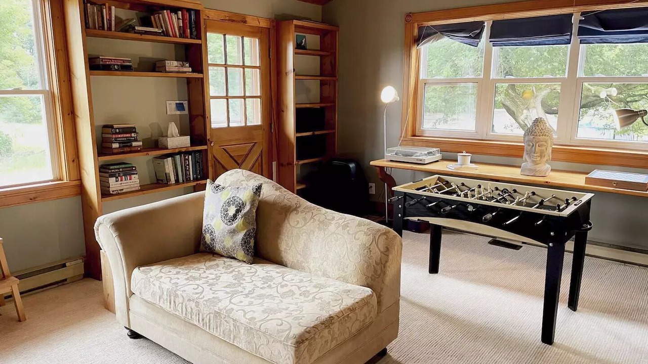 Photo of Livingroom in Caledon