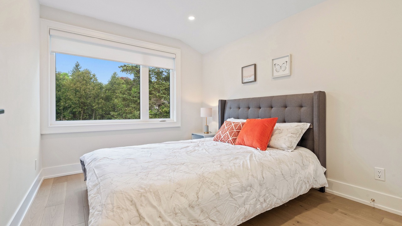 Photo of Bedroom in Bayview Village