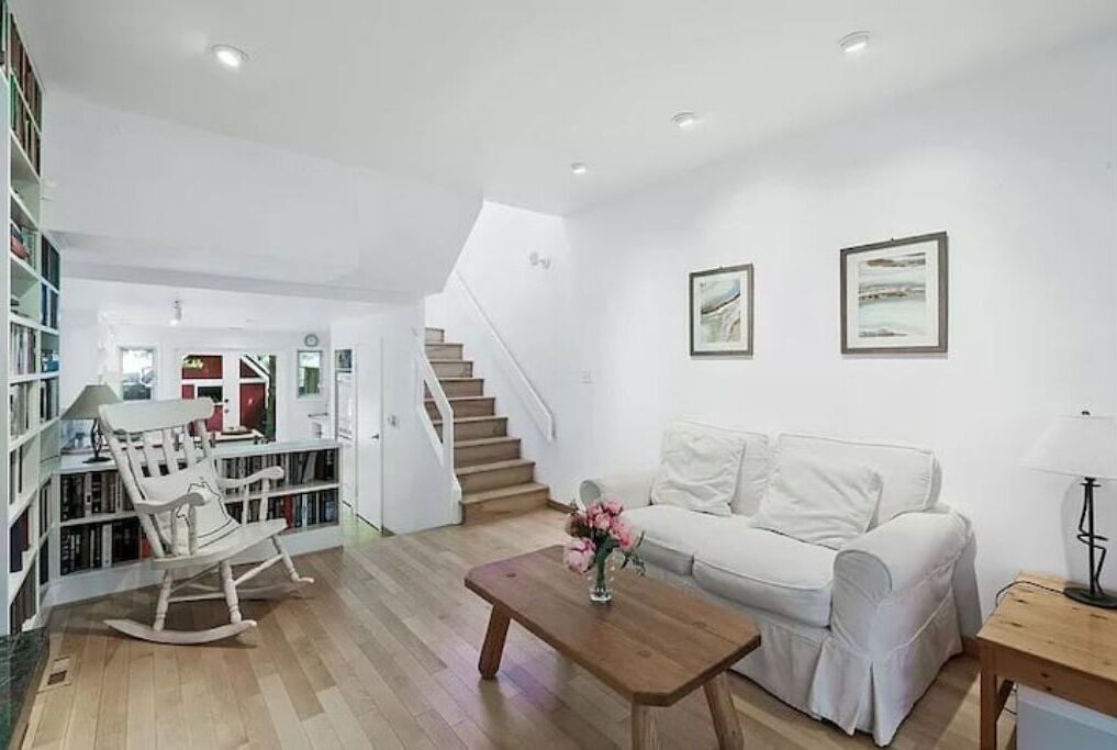 Photo of Livingroom in West Point Grey