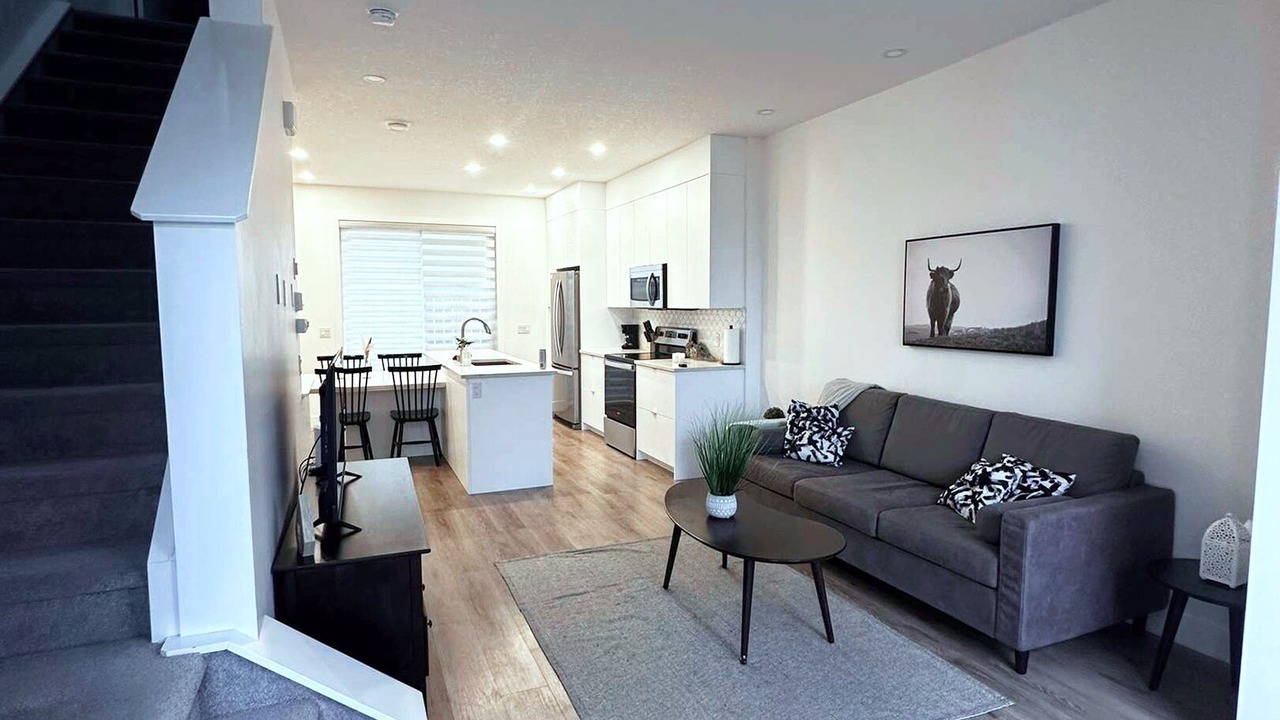 Photo of Livingroom in Bridgeland