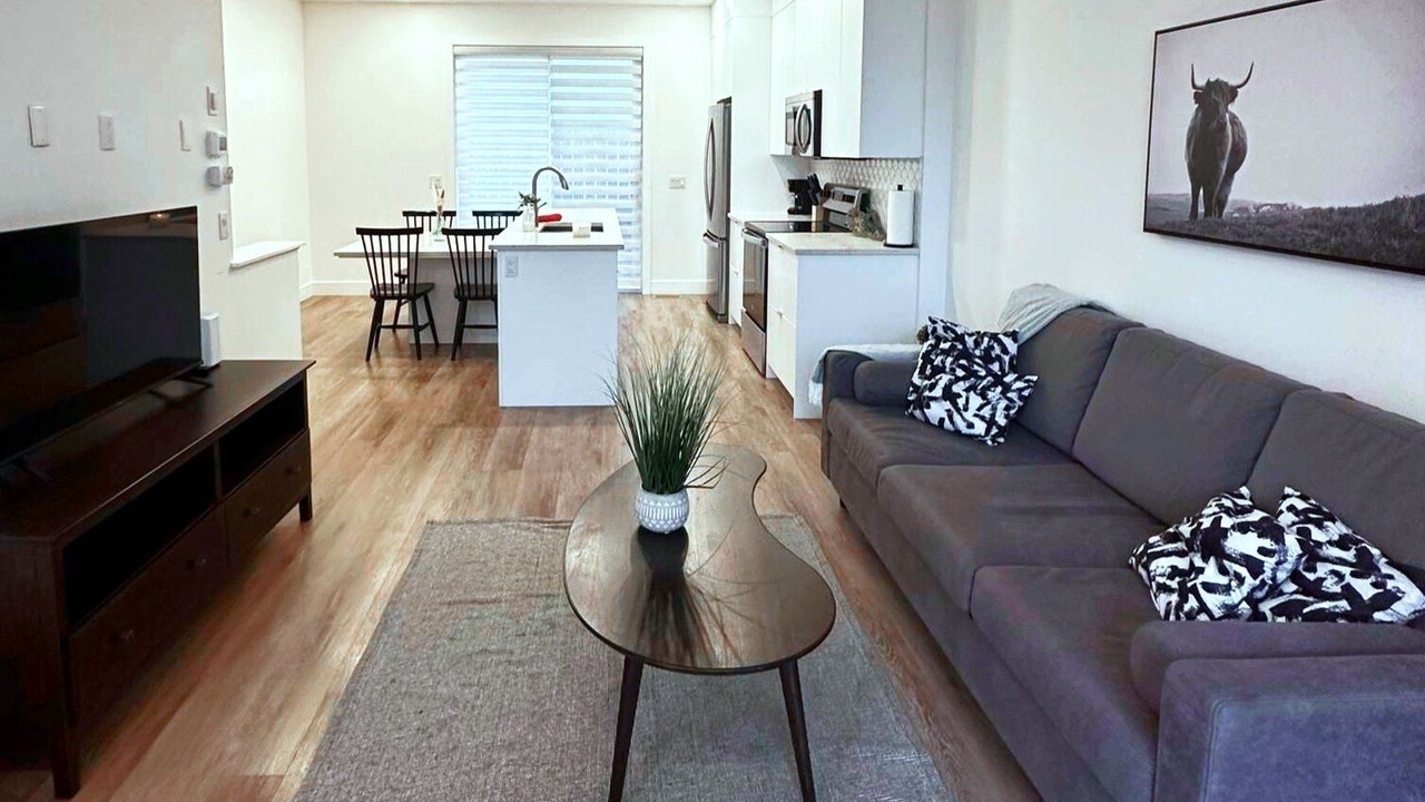 Photo of Livingroom in Bridgeland
