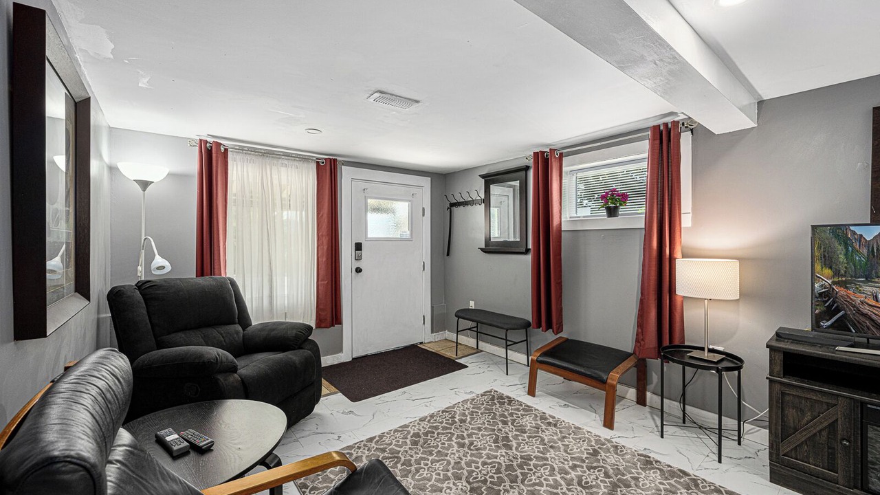Photo of Livingroom in Port Alberni