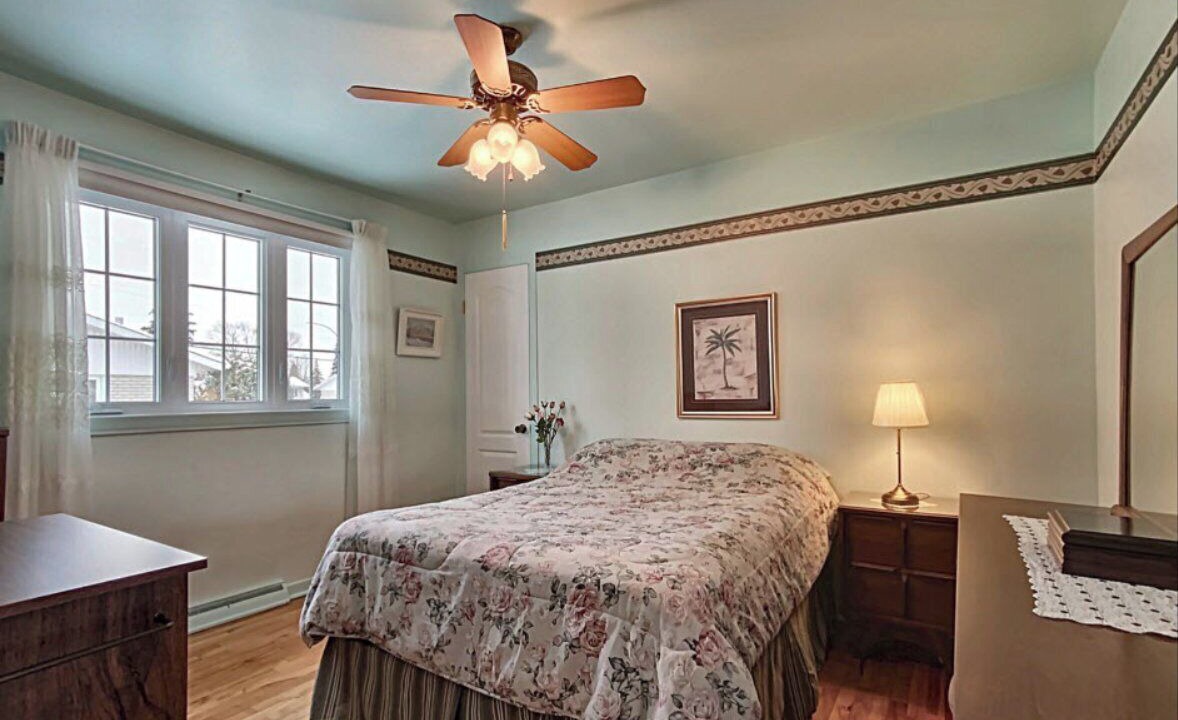 Photo of Bedroom in Longueuil