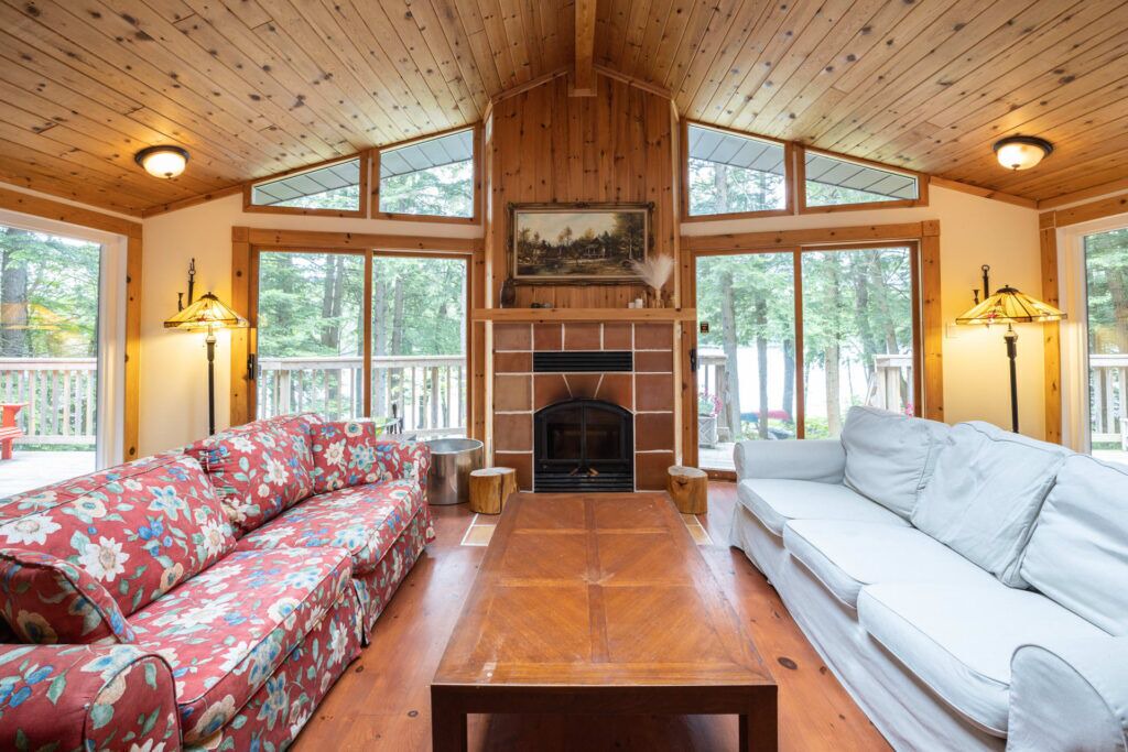 Photo of Livingroom in Bracebridge