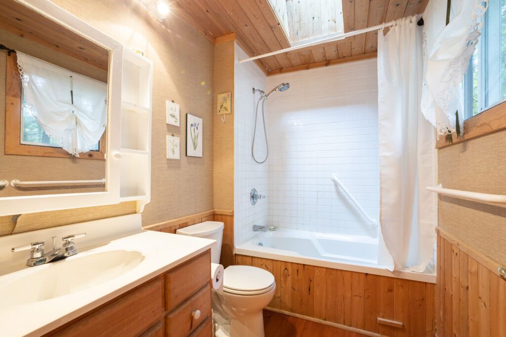 Photo of Bathroom in Bracebridge
