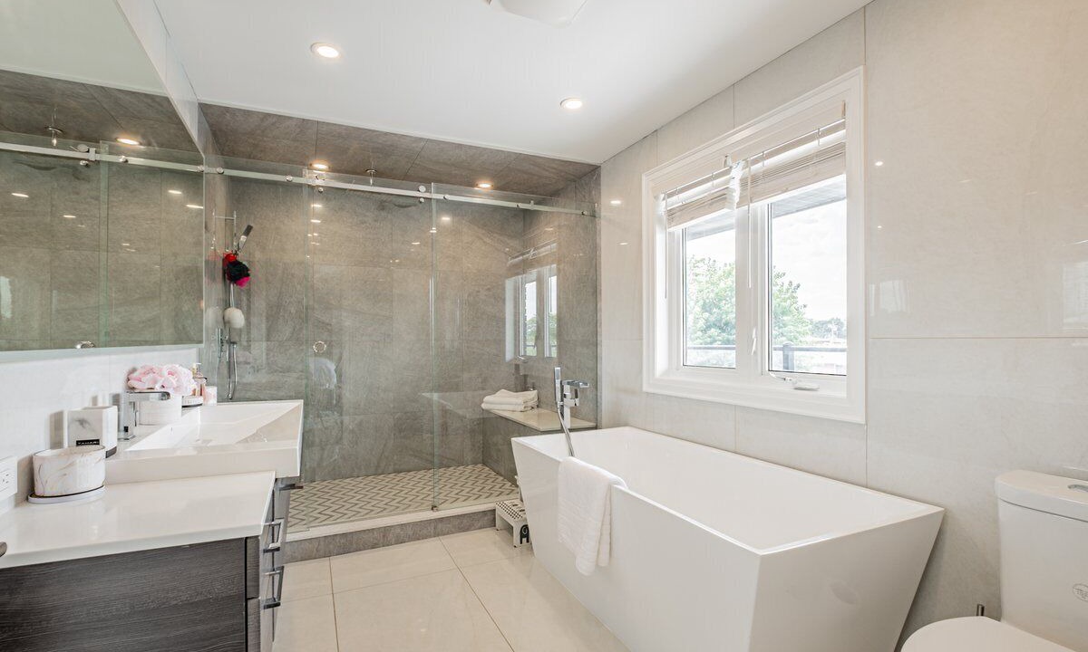 Photo of Bathroom in Kingsview Village