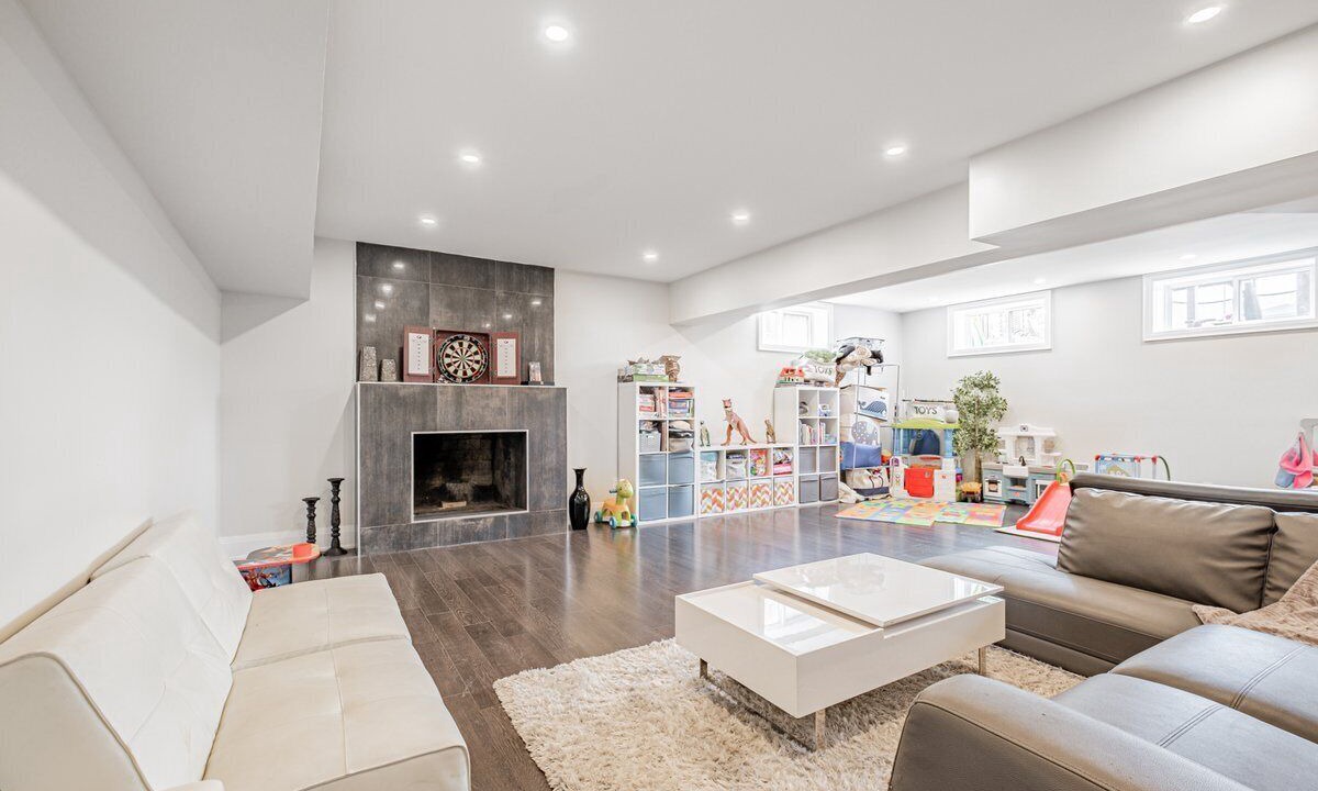 Photo of Livingroom in Kingsview Village