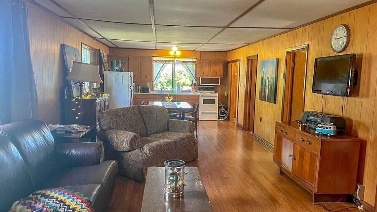 Photo of Livingroom in Port McNicoll