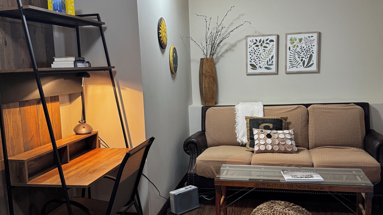 Photo of Livingroom in Guelph/Eramosa
