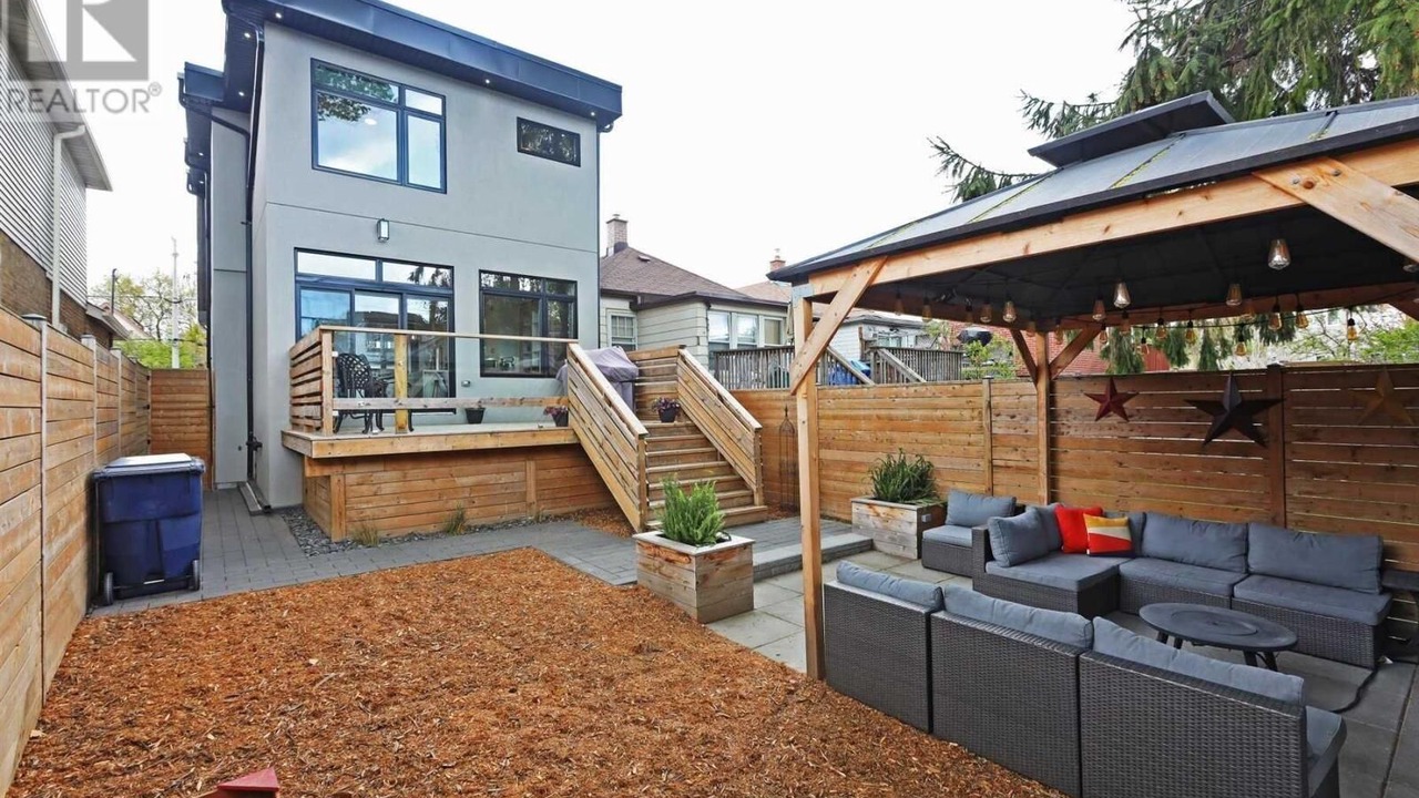 Photo of Patio Balcony in Woodbine - Lumsden