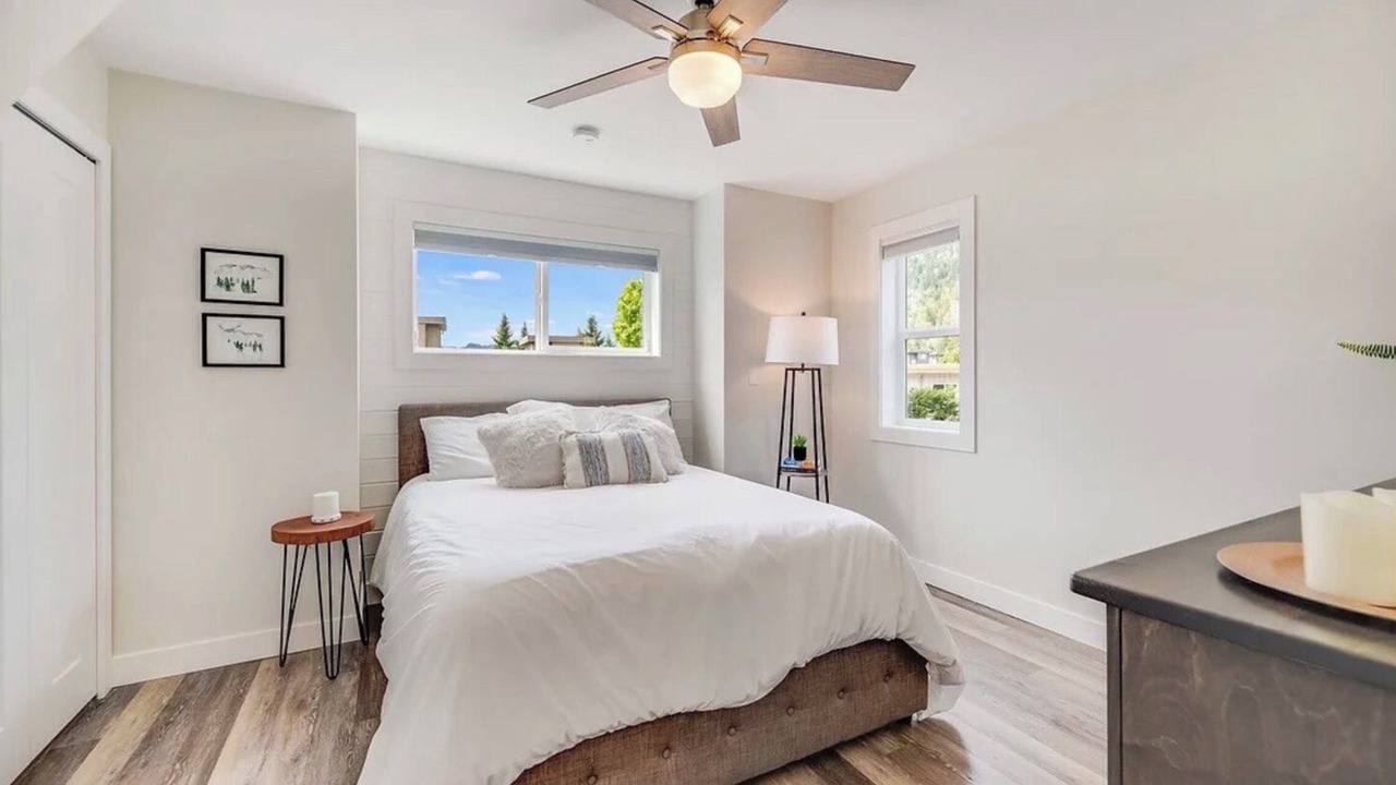 Photo of Bedroom in Youbou