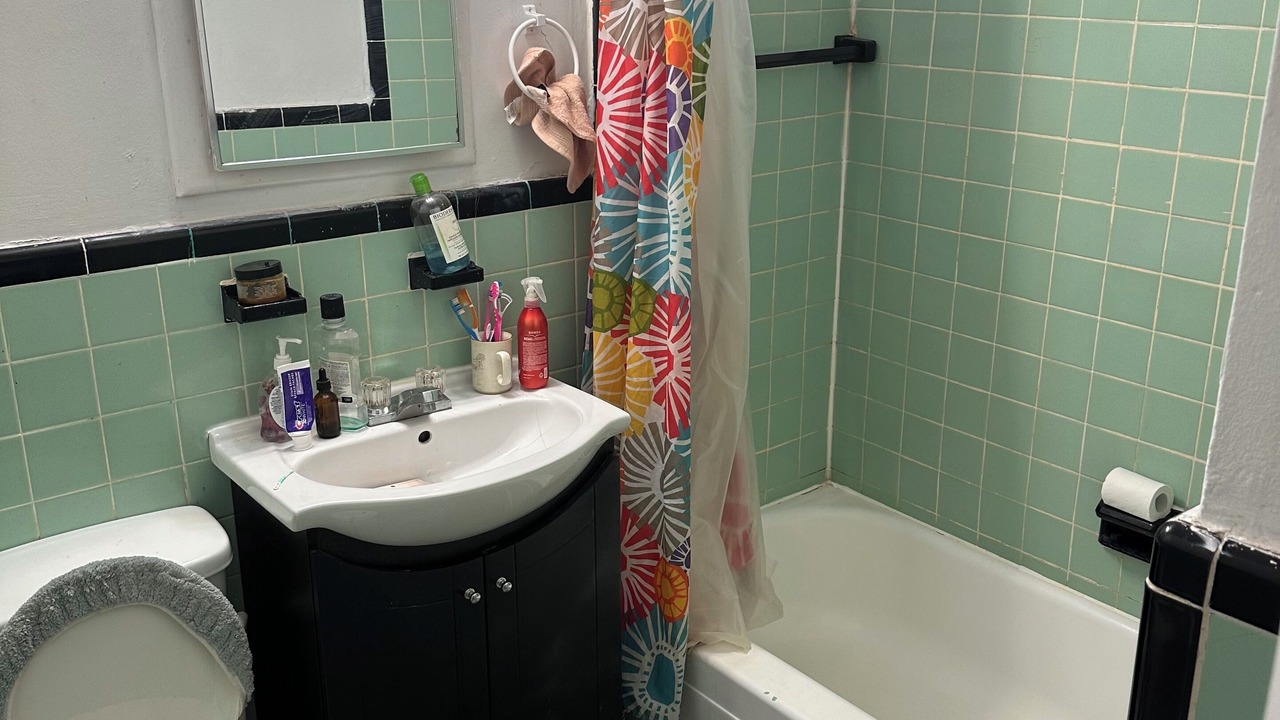 Photo of Bathroom in Pointe-Saint-Charles