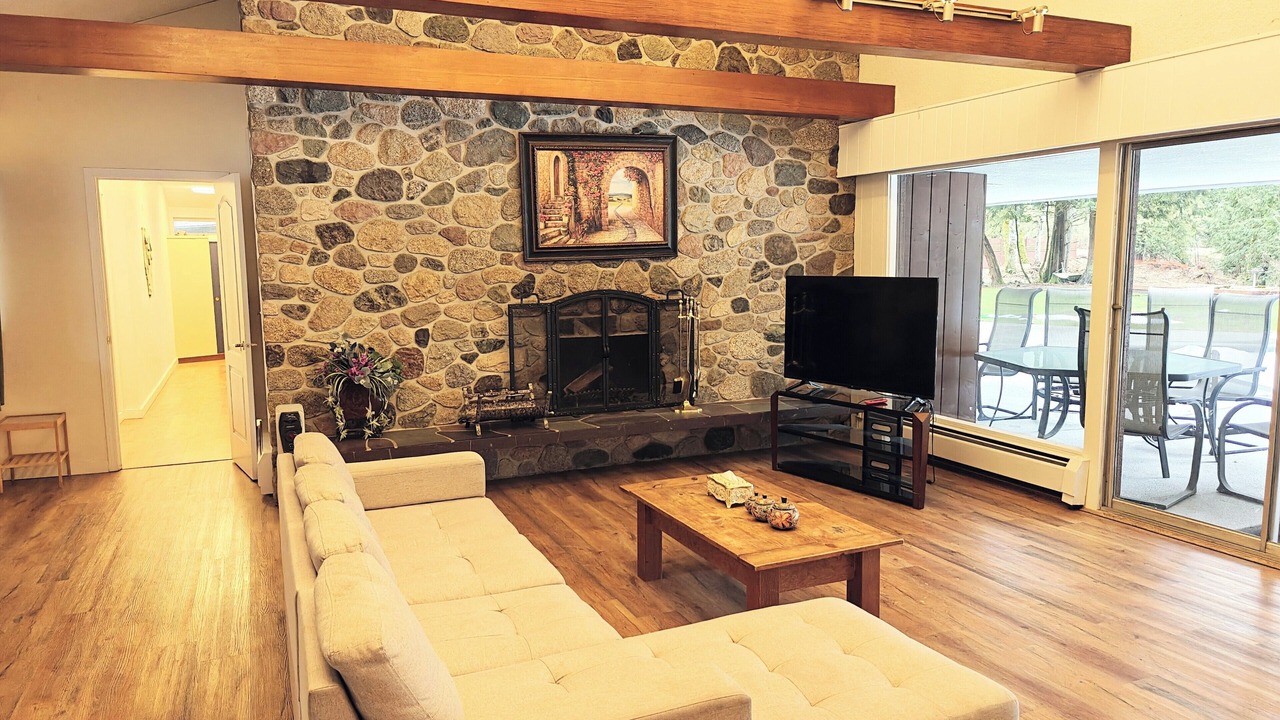 Photo of Livingroom in Langley