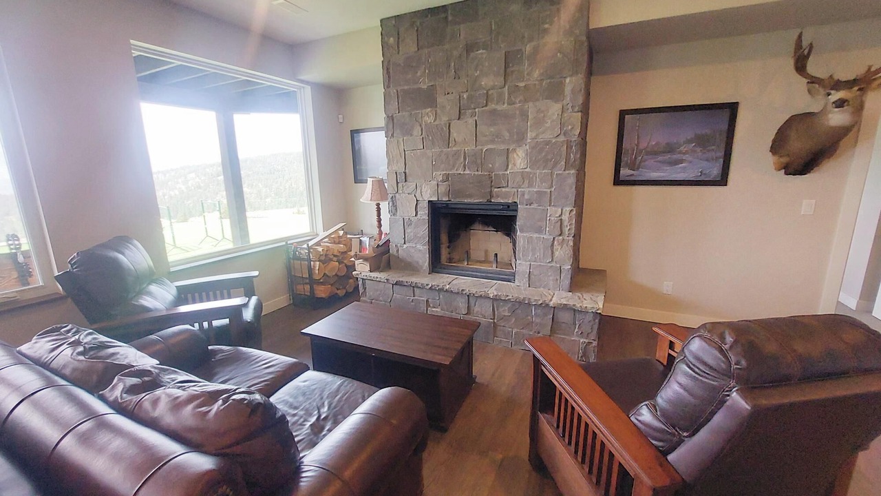 Photo of Livingroom in Central Okanagan