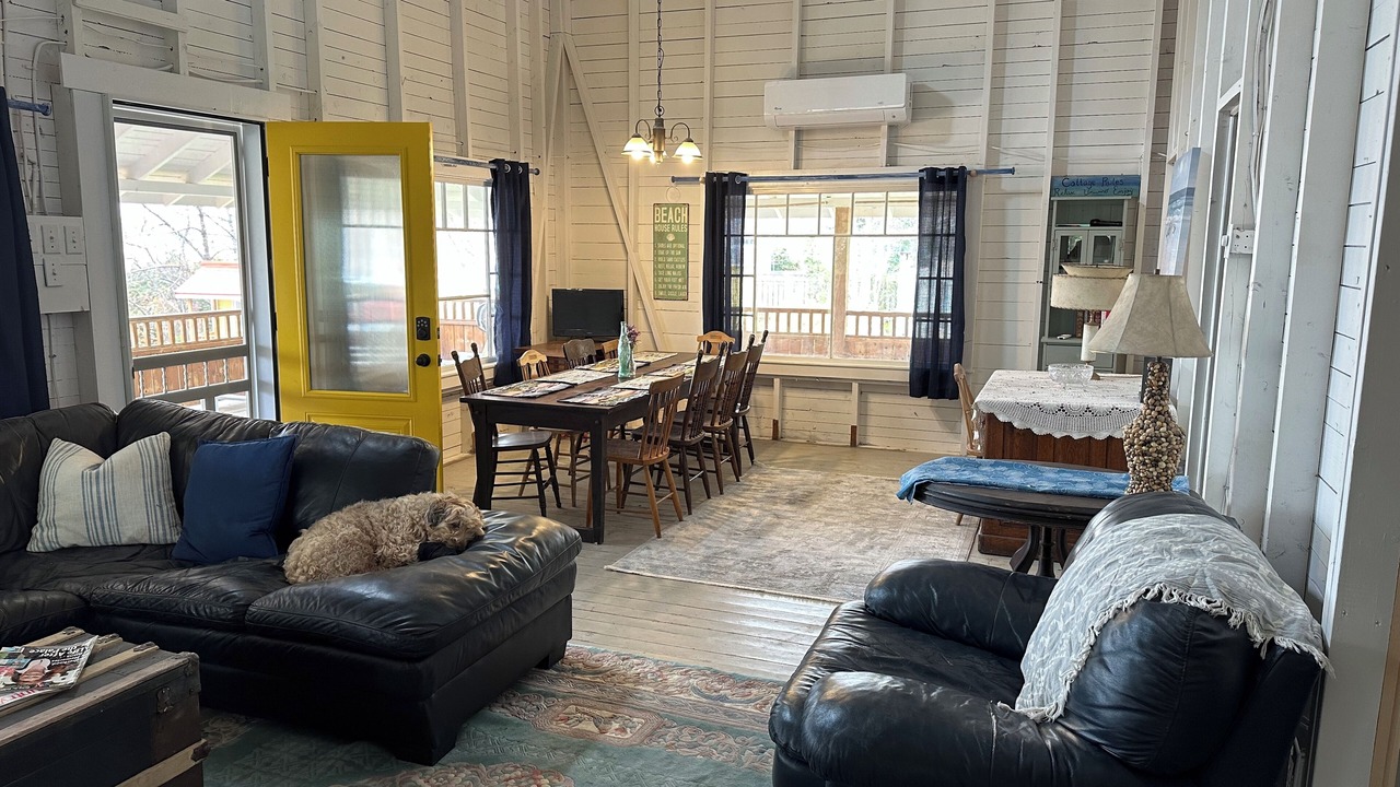 Photo of Livingroom in Summerville Centre