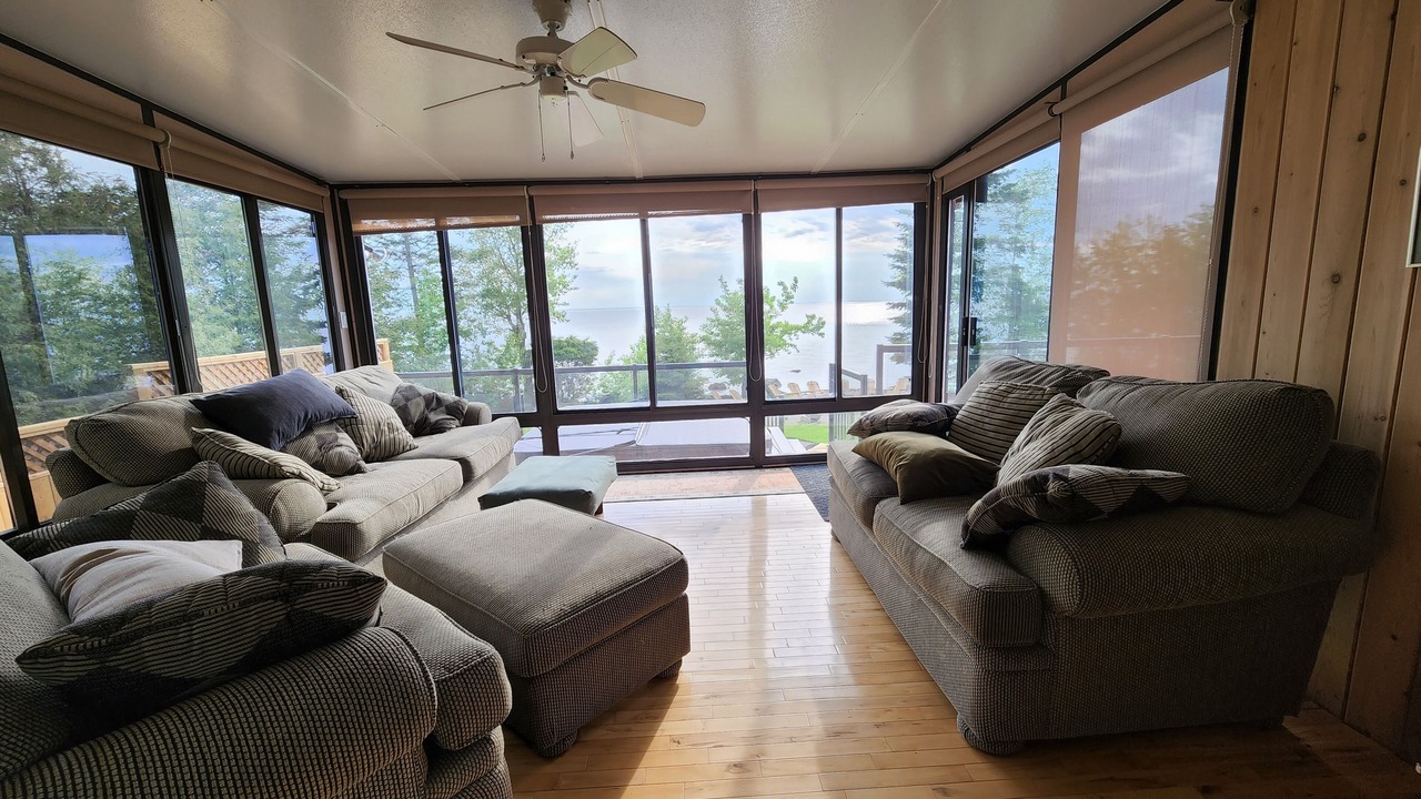 Photo of Livingroom in Lester Beach