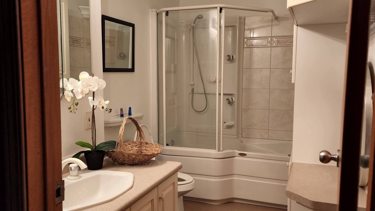 Photo of Bathroom in Lester Beach