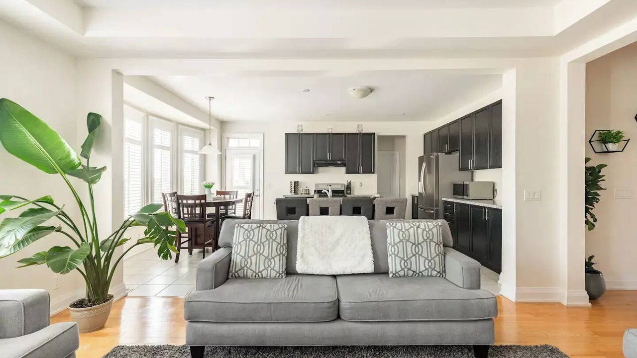 Photo of Livingroom in Durham Region