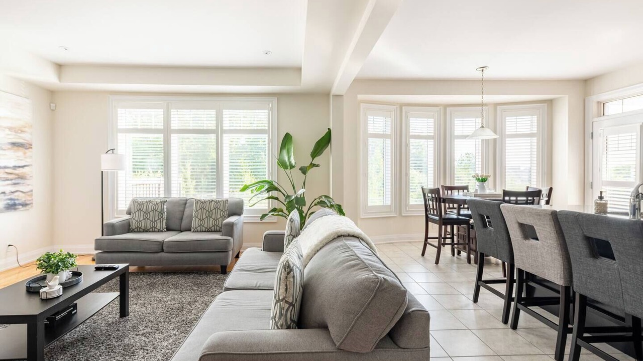 Photo of Livingroom in Durham Region