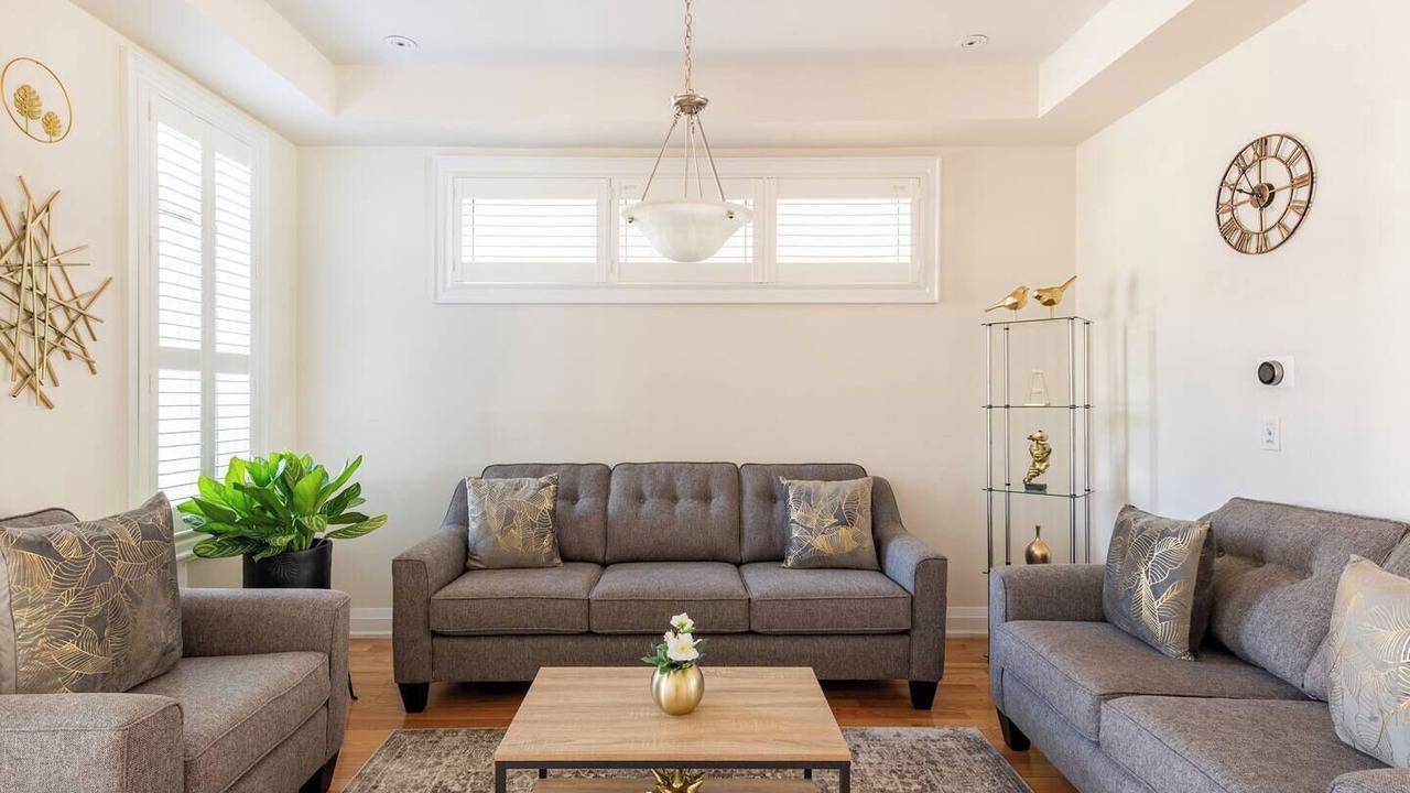 Photo of Livingroom in Durham Region