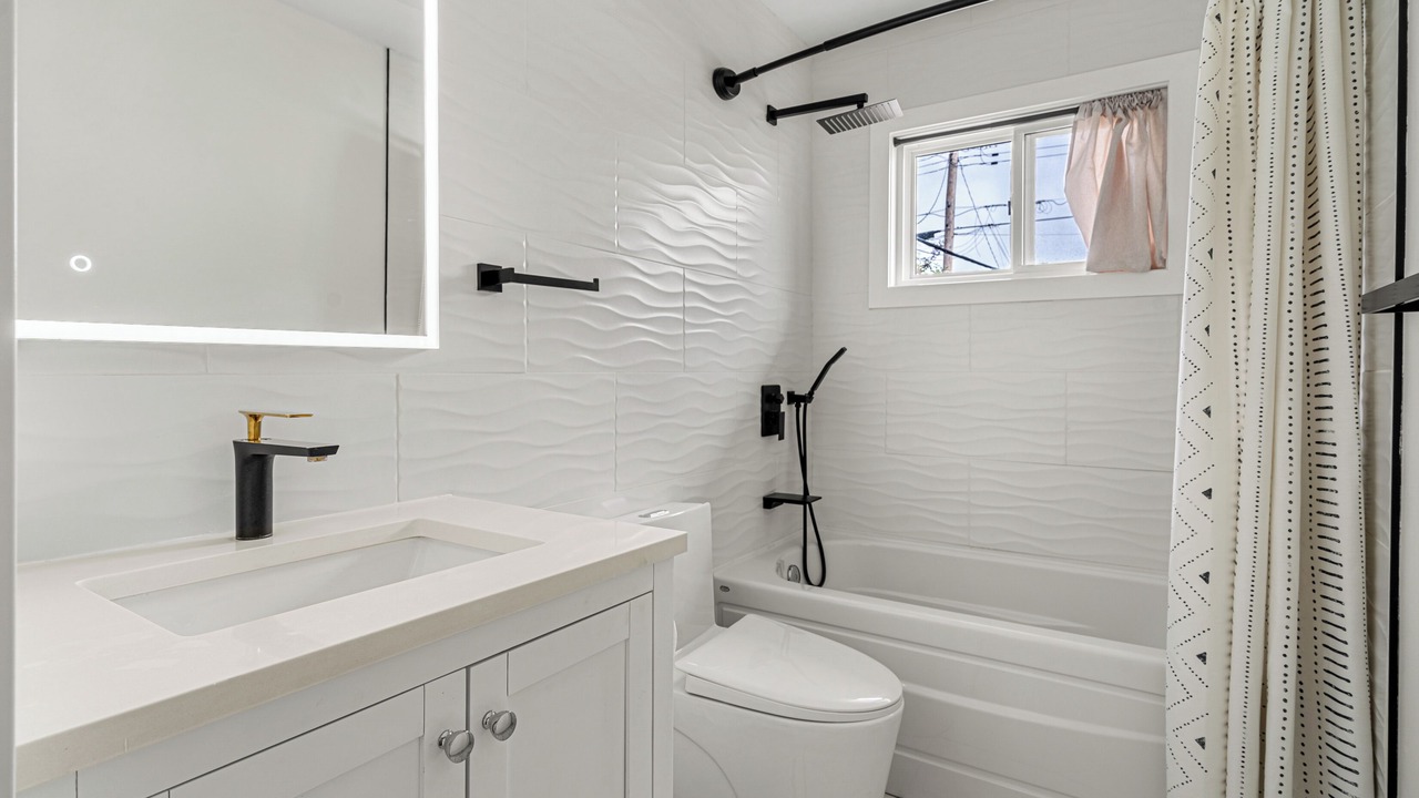 Photo of Bathroom in Haysboro