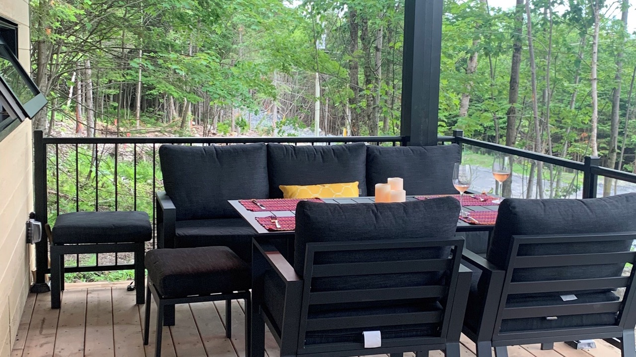 Photo of Outdoor in Adstock