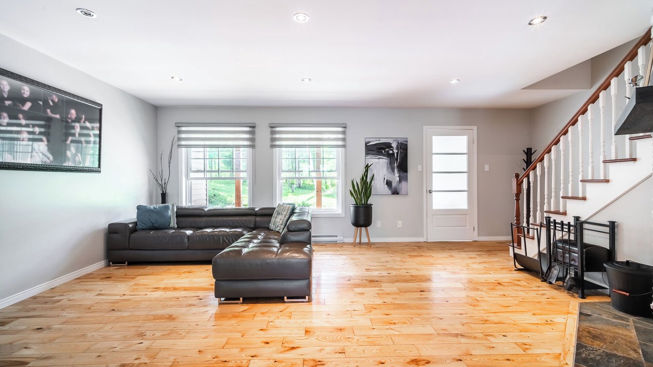 Photo of Livingroom in Les Pays-d'en-Haut Regional County Municipality