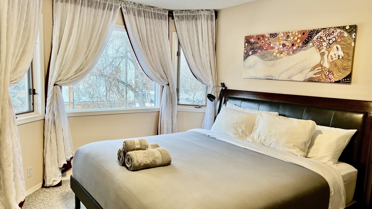 Photo of Bedroom in Crescent Heights