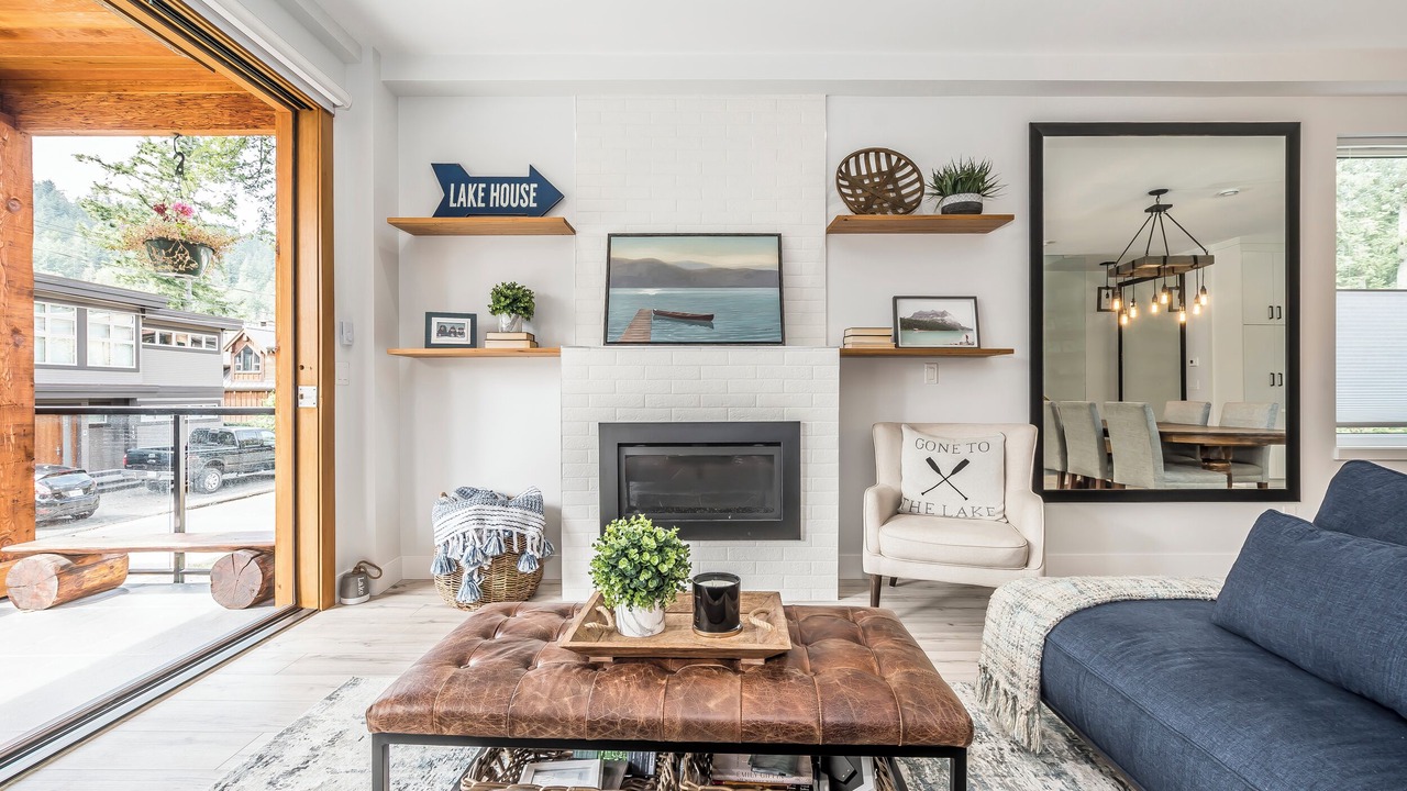 Photo of Livingroom in Cultus Lake