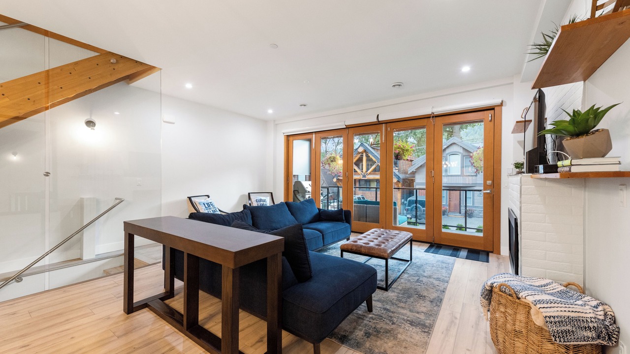 Photo of Livingroom in Cultus Lake