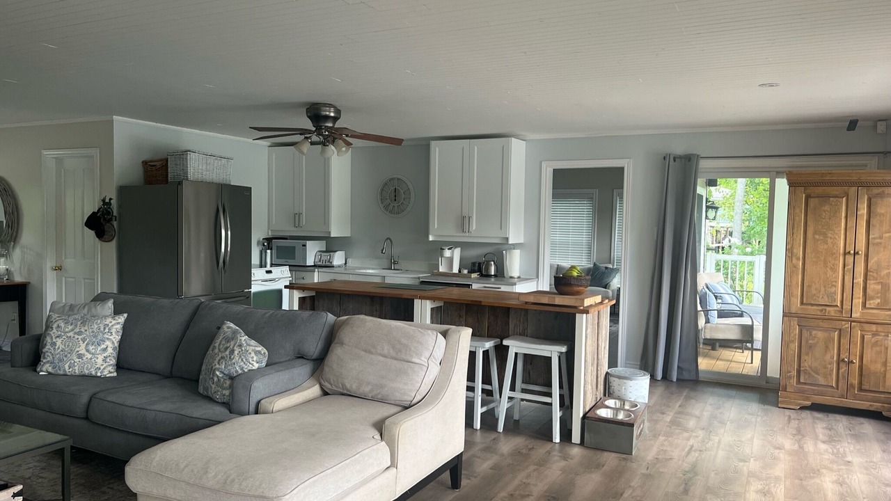 Photo of Livingroom in Frontenac