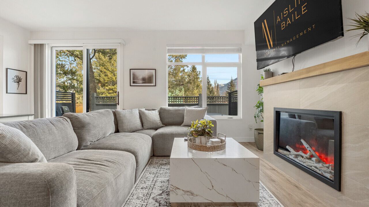 Photo of Livingroom in East Kootenay
