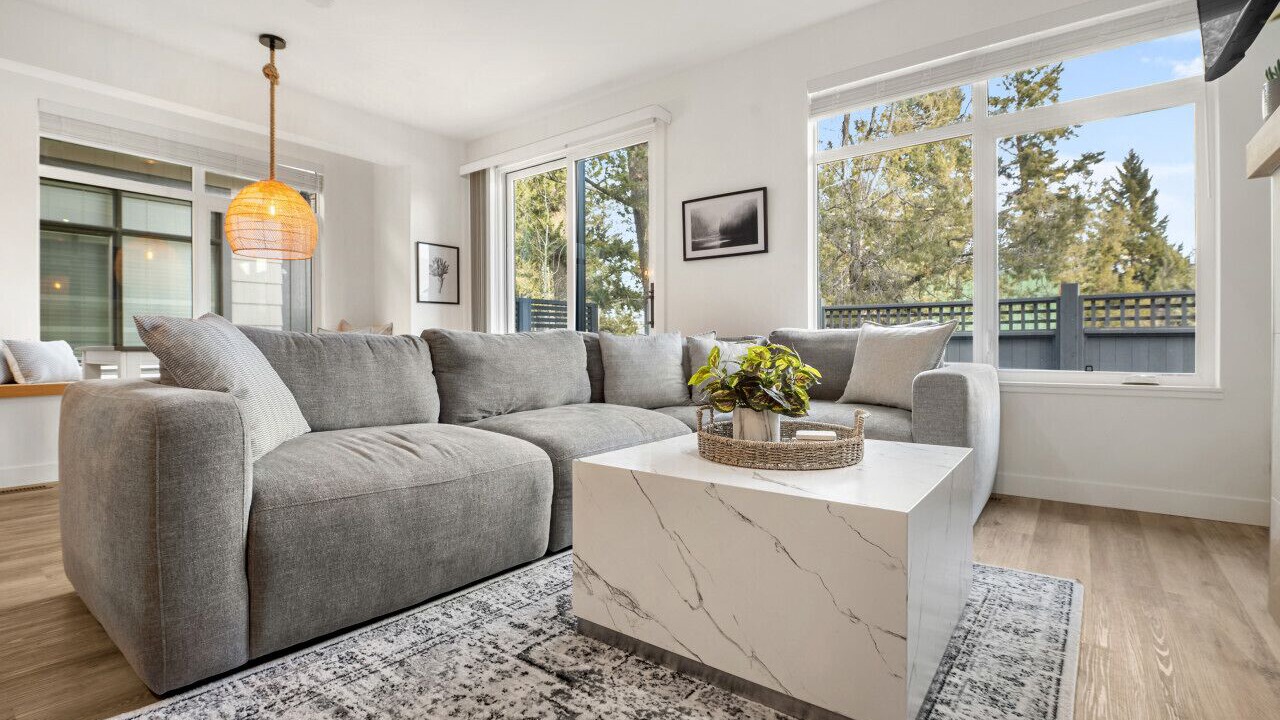 Photo of Livingroom in East Kootenay