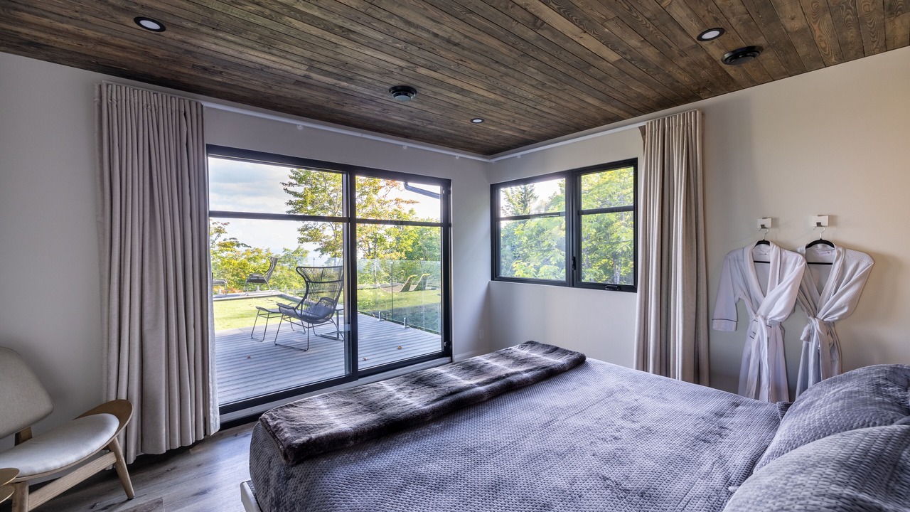 Photo of Bedroom in Petite-Riviere-Saint-Francois