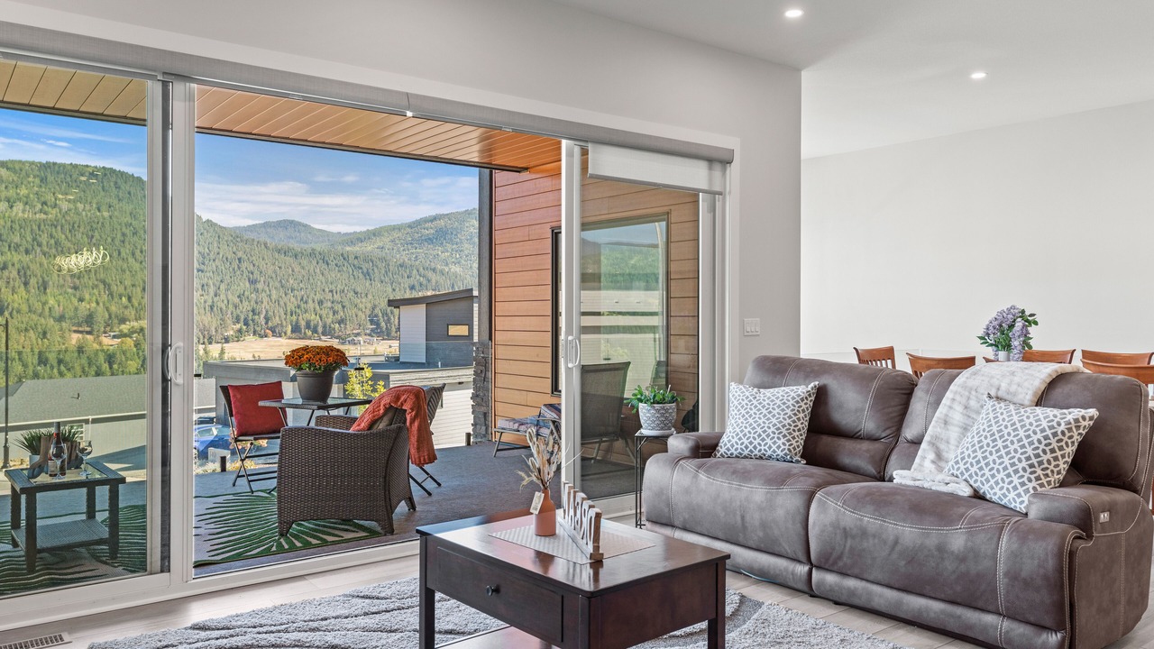 Photo of Livingroom in Foothills