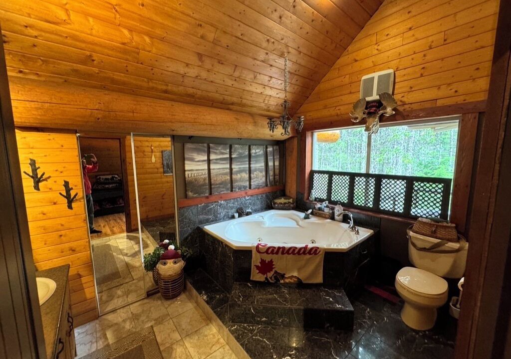 Photo of Bathroom in Popkum