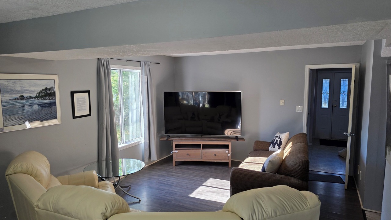 Photo of Livingroom in Lake Cowichan