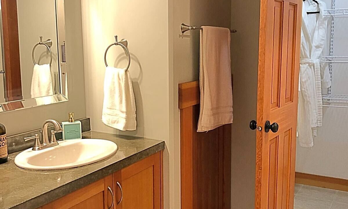 Photo of Bathroom in Central Saanich