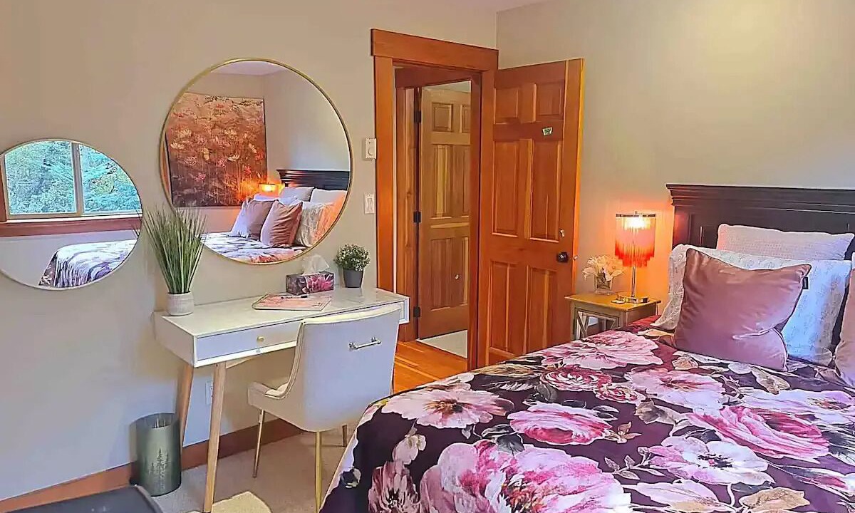 Photo of Bedroom in Central Saanich
