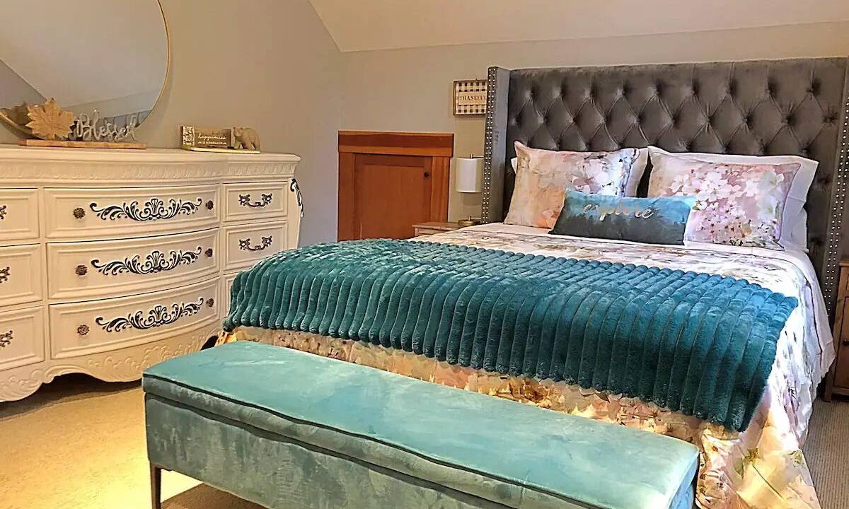 Photo of Bedroom in Central Saanich