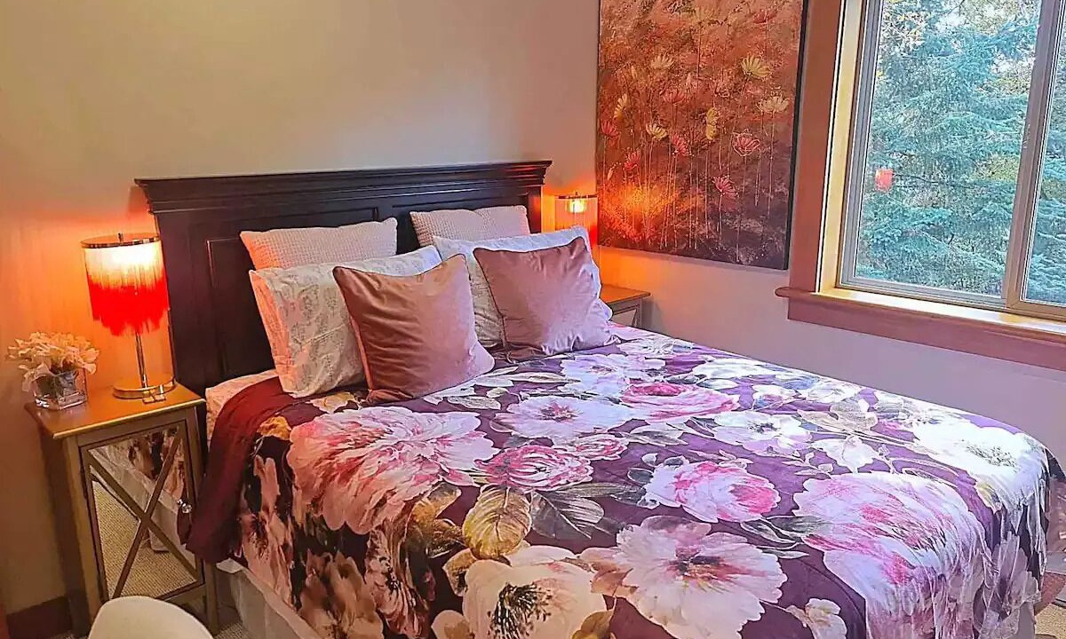Photo of Bedroom in Central Saanich