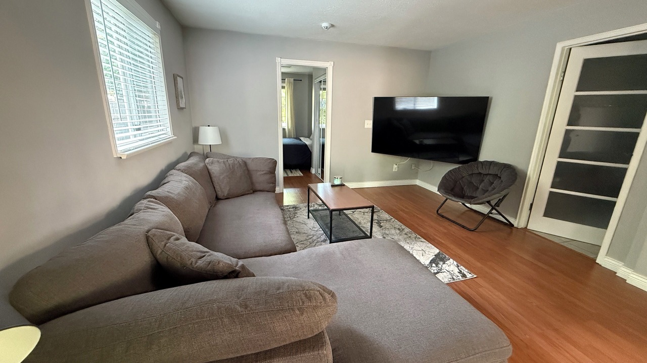 Photo of Livingroom in Walnut Grove