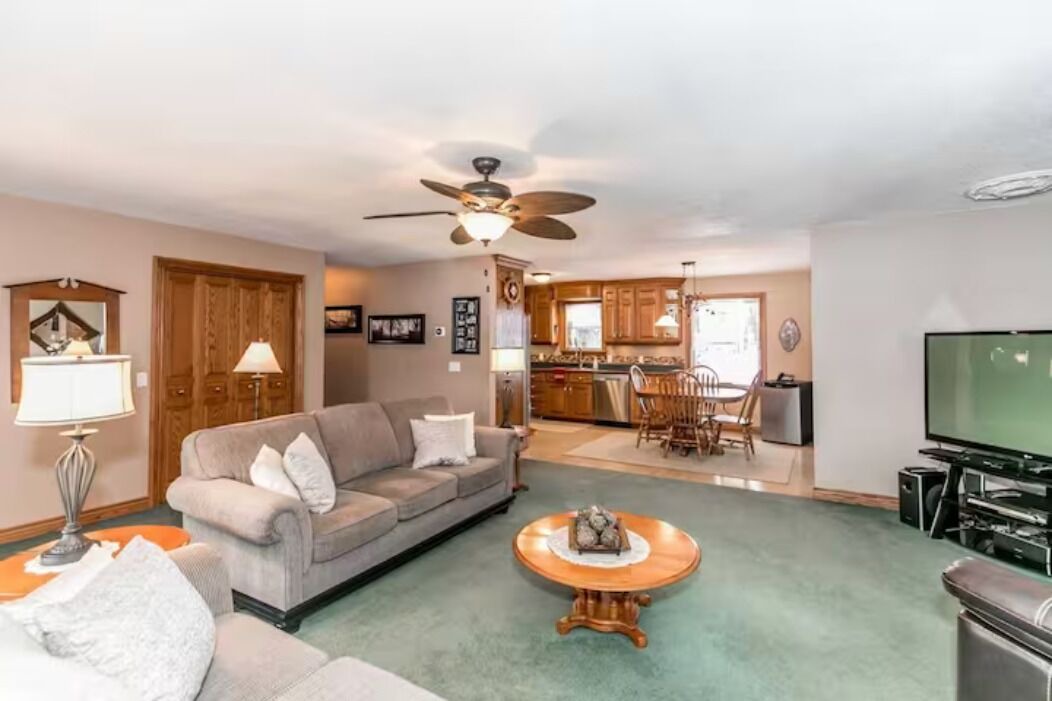 Photo of Livingroom in Perry