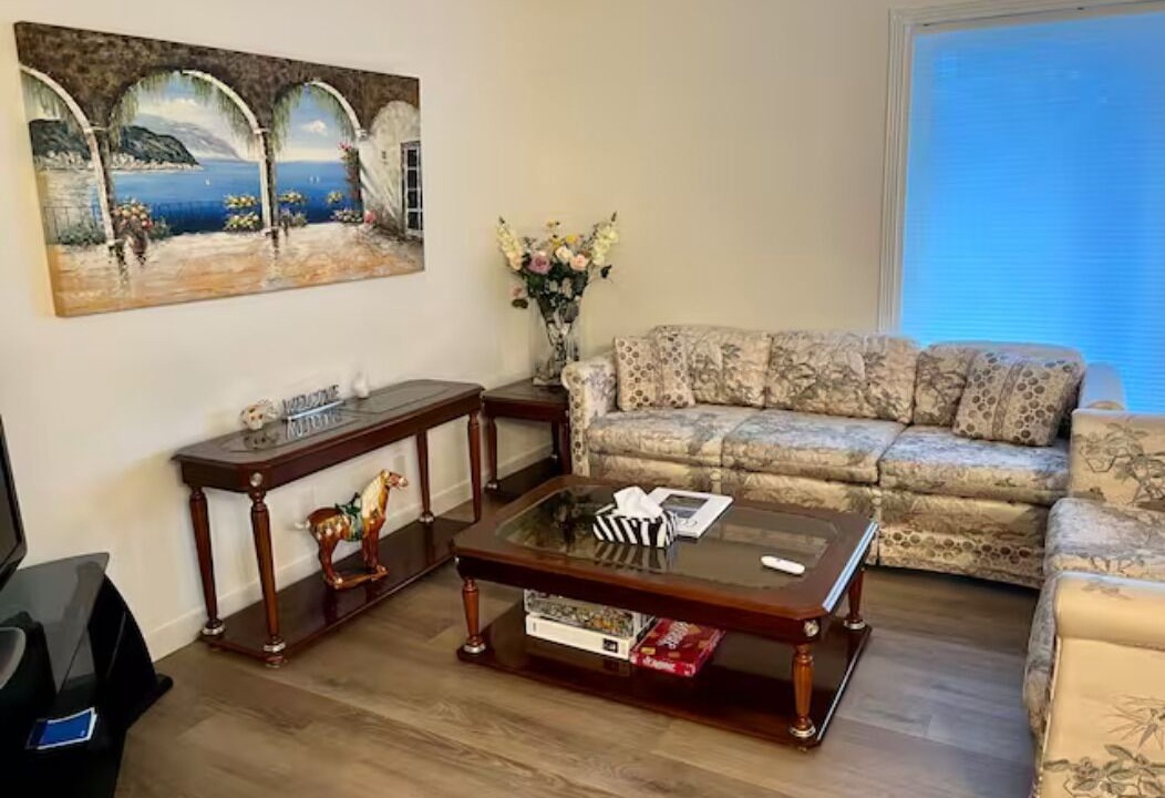 Photo of Livingroom in Gordon Head