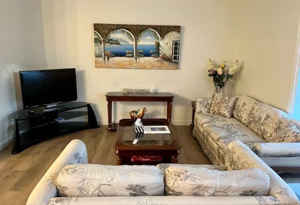 Photo of Livingroom in Gordon Head